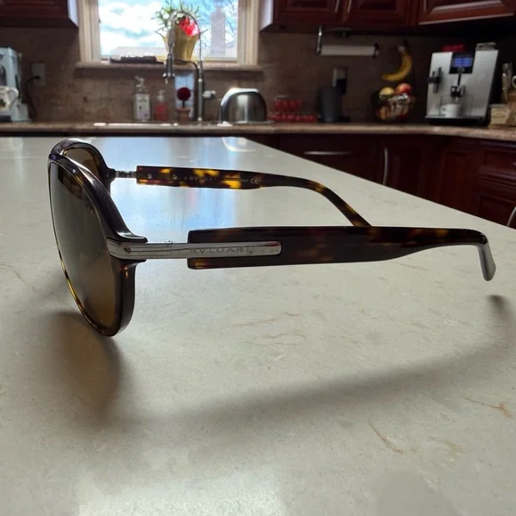 Bvlgari Tortoise Shell Aviator Sunglasses display picture 2
